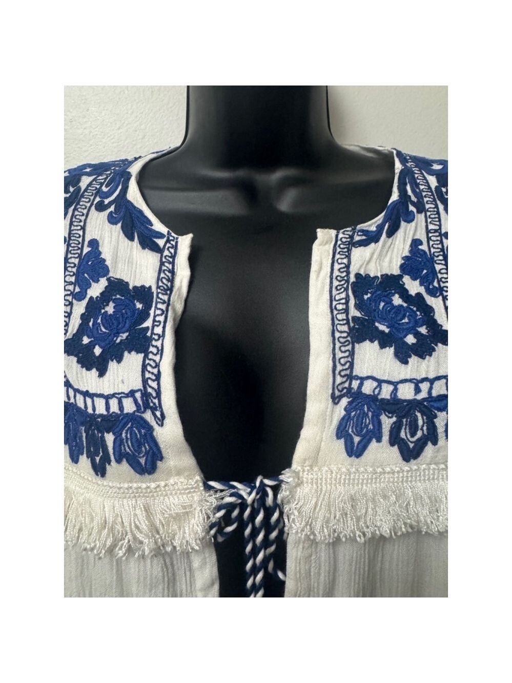 NEW Zara Trafaluc Embroidered Smocked Cardigan Size Medium White and Blue Flawed - Picture 6 of 16
